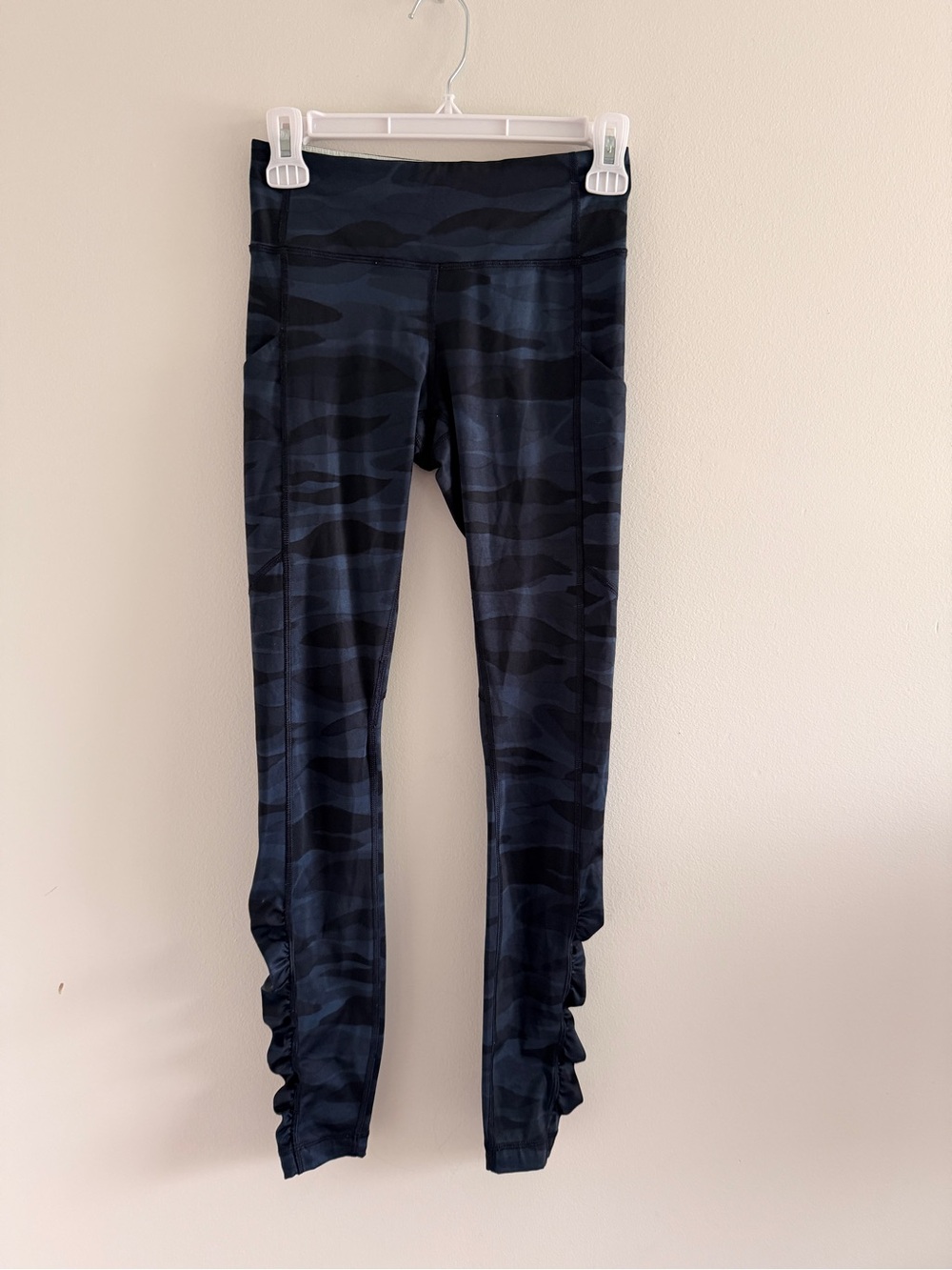 lululemon Speed Tight IV Camo Full-Length Leggings in Black & Blue